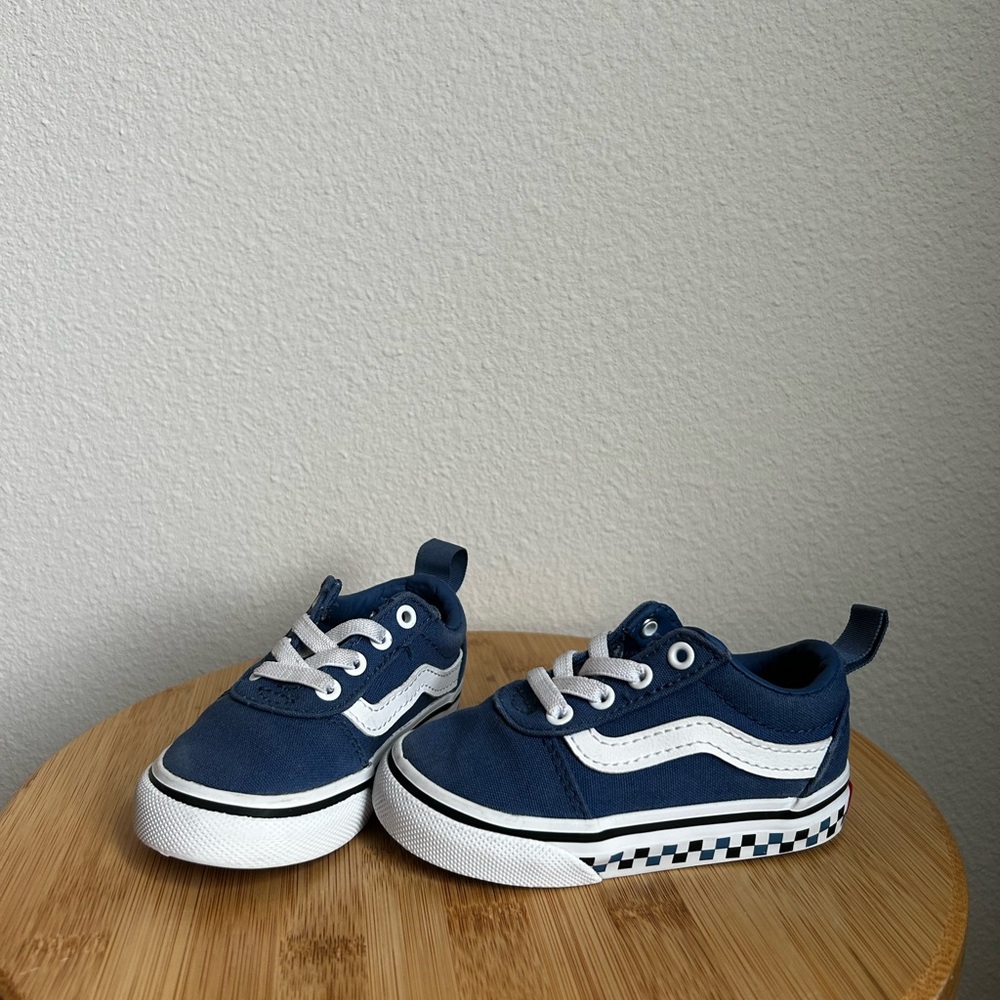Toddler shoes Sneakers Vans size 5